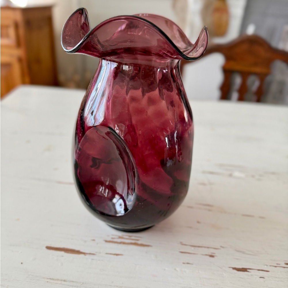 Vintage South Jersey Amethyst Swirl Pinch Vase